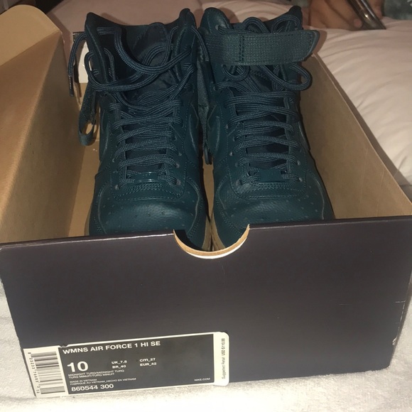 Nike air forces - Picture 1 of 2